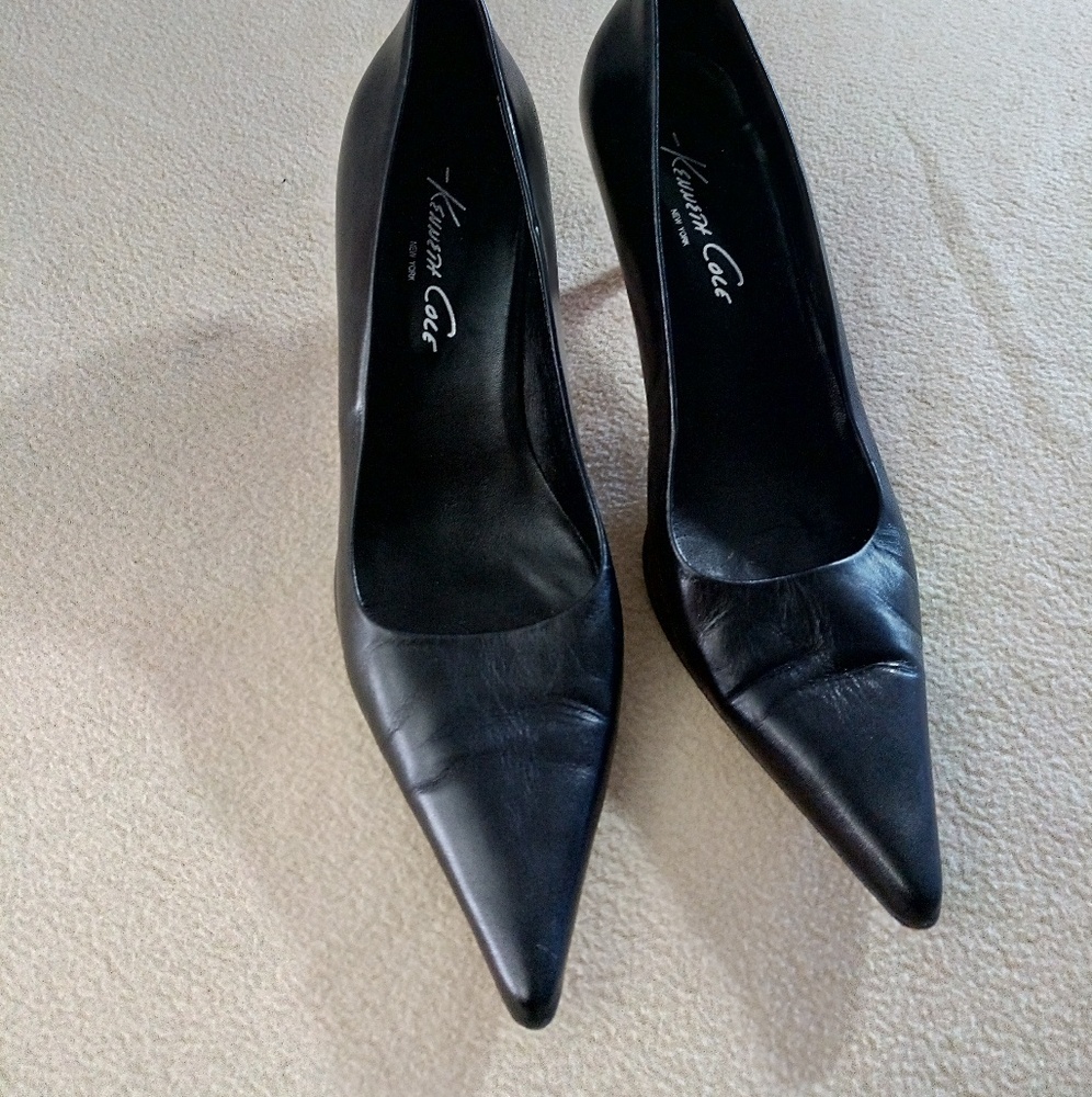 Kenneth Cole Low heels
